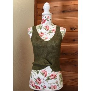 O&O Knot Twist Olive Crop Top